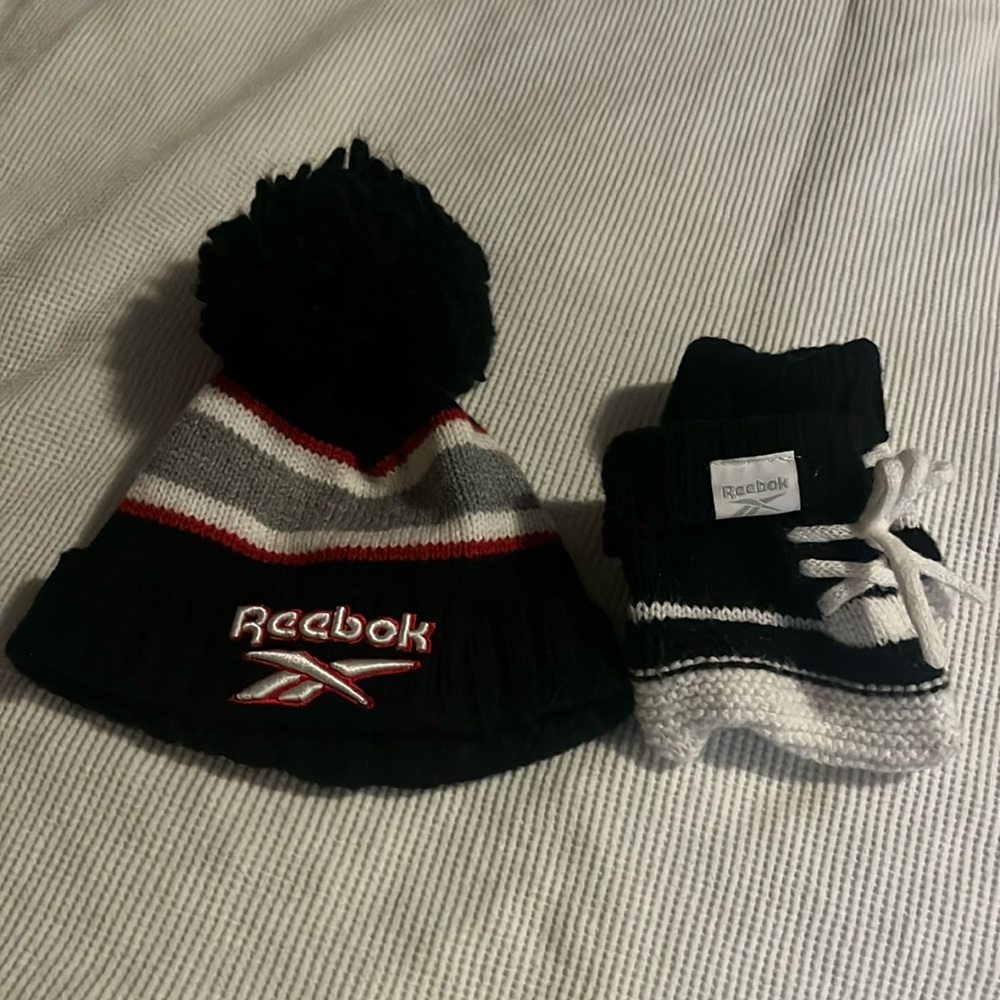 Reebok knitted hat and booties